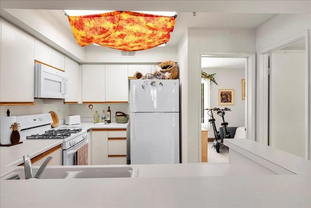 1555 N Chaparral Road 402, Palm Springs, CA 92262