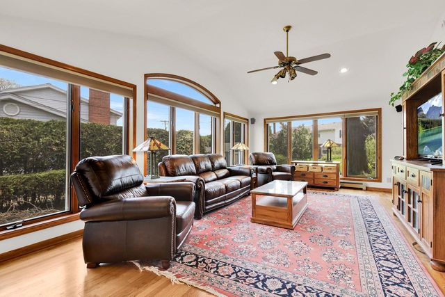 2820 N Park DRIVE, Wauwatosa, WI 53222