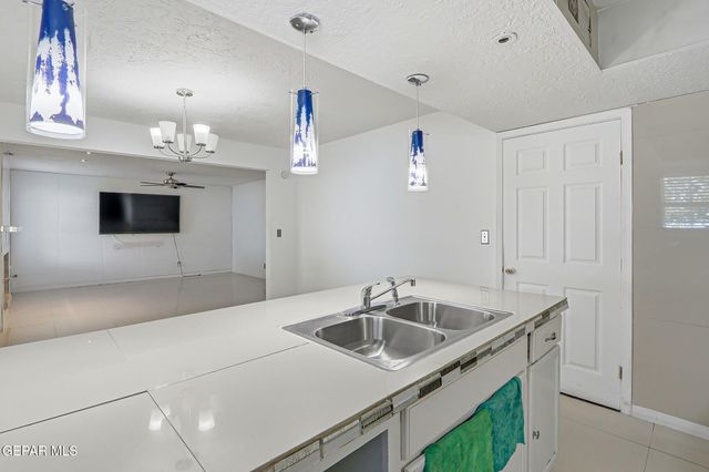 1516 Jim Colbert Lane, El Paso, TX 79936