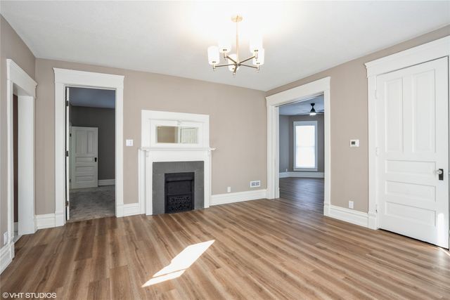 201 E 4th Street S, Newton, IA 50208