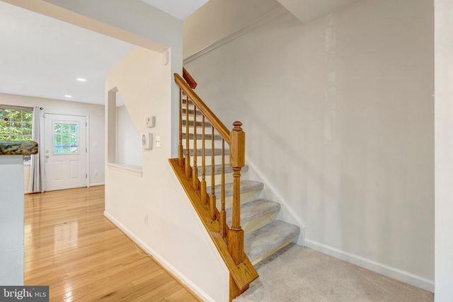 6586 SKYLEMAR TRL, Centreville, VA 20121