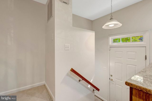 6586 SKYLEMAR TRL, Centreville, VA 20121