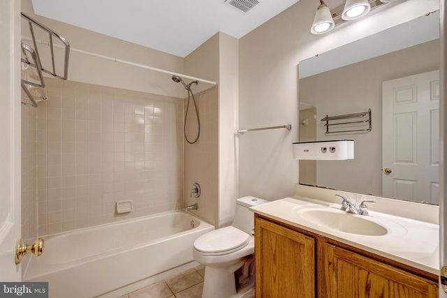 6586 SKYLEMAR TRL, Centreville, VA 20121