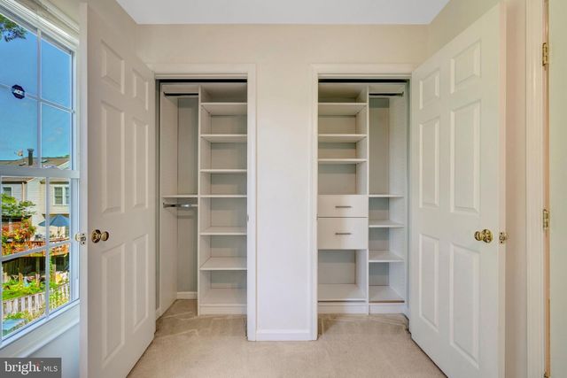 6586 SKYLEMAR TRL, Centreville, VA 20121
