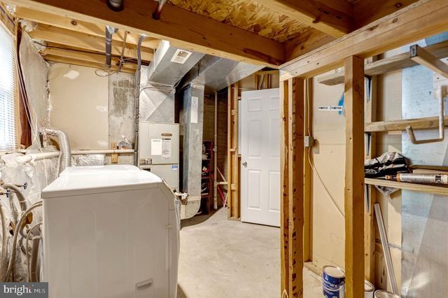 6586 SKYLEMAR TRL, Centreville, VA 20121