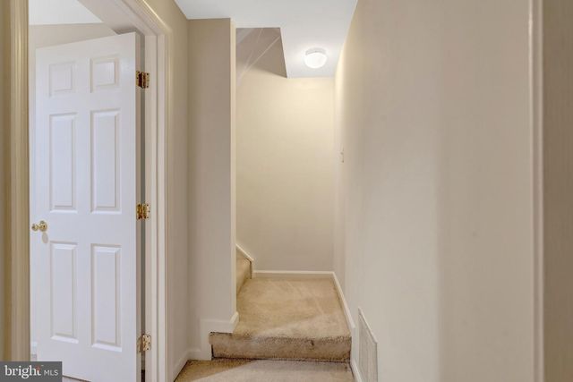 6586 SKYLEMAR TRL, Centreville, VA 20121