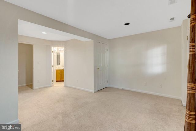6586 SKYLEMAR TRL, Centreville, VA 20121