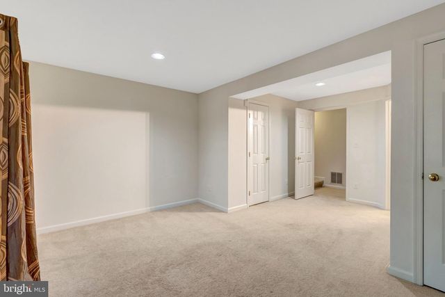 6586 SKYLEMAR TRL, Centreville, VA 20121