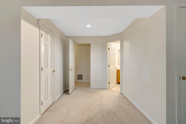 6586 SKYLEMAR TRL, Centreville, VA 20121