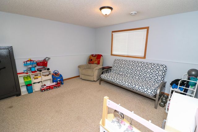 4812 51st Avenue S, Fargo, ND 58104