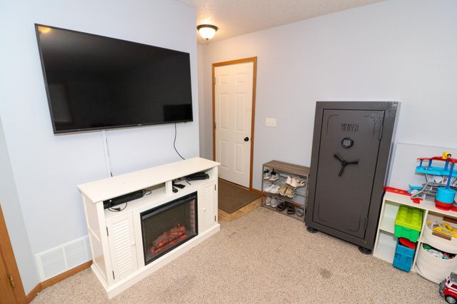 4812 51st Avenue S, Fargo, ND 58104