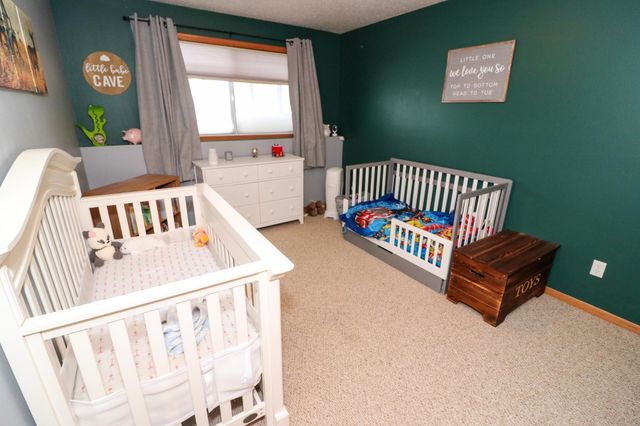 4812 51st Avenue S, Fargo, ND 58104