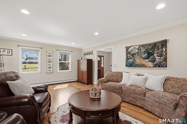 21 Shawnee Lane, Monroe, CT 06468