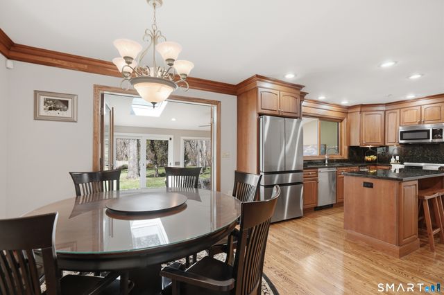 21 Shawnee Lane, Monroe, CT 06468