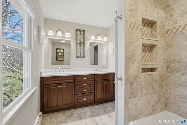 21 Shawnee Lane, Monroe, CT 06468