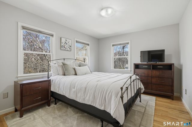 21 Shawnee Lane, Monroe, CT 06468