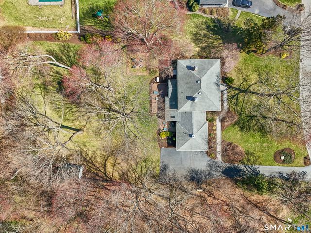 21 Shawnee Lane, Monroe, CT 06468