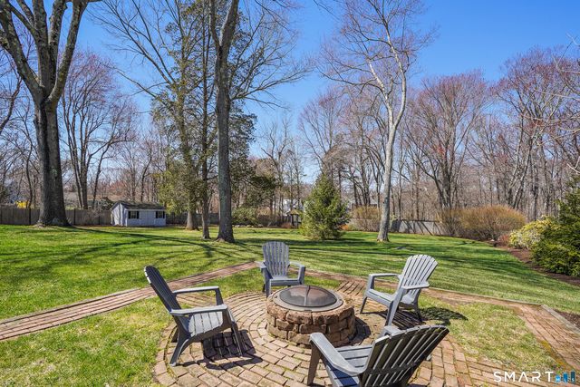 21 Shawnee Lane, Monroe, CT 06468