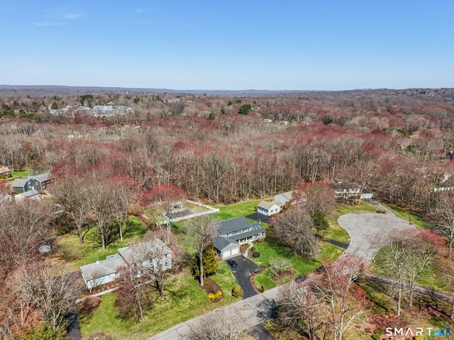 21 Shawnee Lane, Monroe, CT 06468