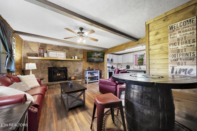 901 & 903 Sunrise Blvd, Sevierville, TN 37862