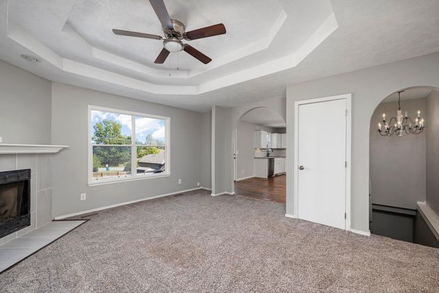 617 E Southeast Hills Court, Nixa, MO 65714