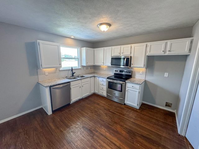 617 E Southeast Hills Court, Nixa, MO 65714