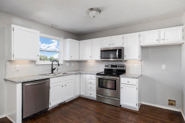 617 E Southeast Hills Court, Nixa, MO 65714
