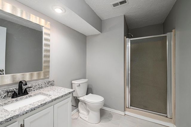 617 E Southeast Hills Court, Nixa, MO 65714