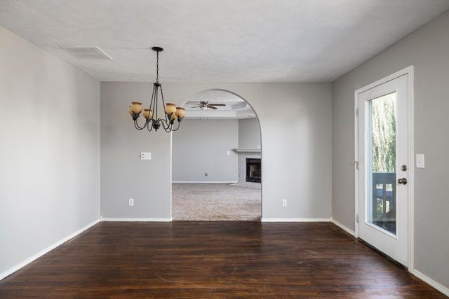 617 E Southeast Hills Court, Nixa, MO 65714