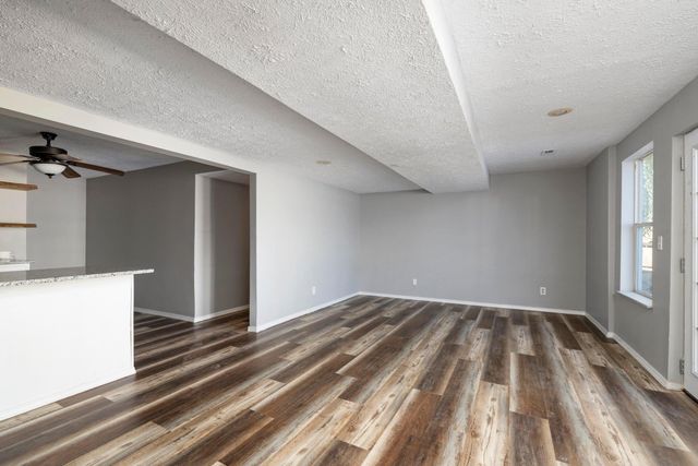 617 E Southeast Hills Court, Nixa, MO 65714