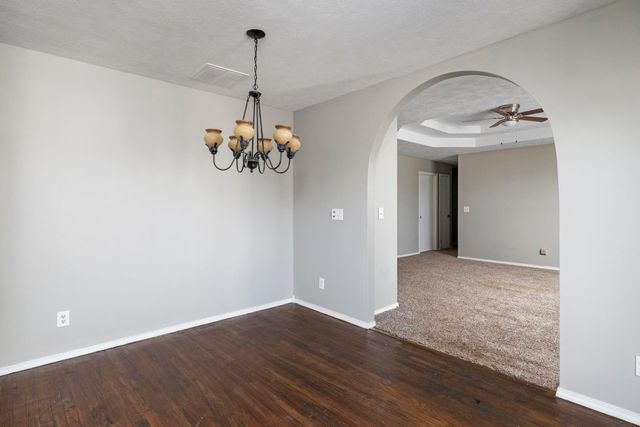 617 E Southeast Hills Court, Nixa, MO 65714