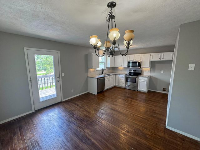 617 E Southeast Hills Court, Nixa, MO 65714