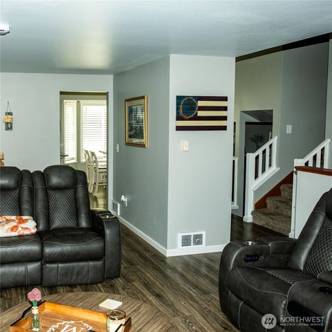 1440 NW Outrigger Loop, Oak Harbor, WA 98277