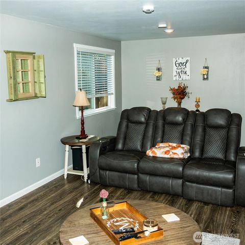 1440 NW Outrigger Loop, Oak Harbor, WA 98277