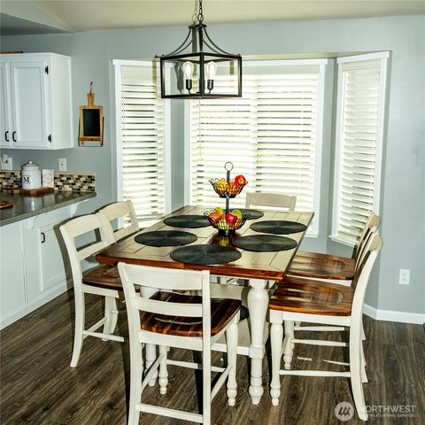 1440 NW Outrigger Loop, Oak Harbor, WA 98277