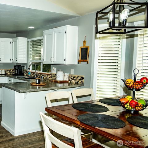 1440 NW Outrigger Loop, Oak Harbor, WA 98277