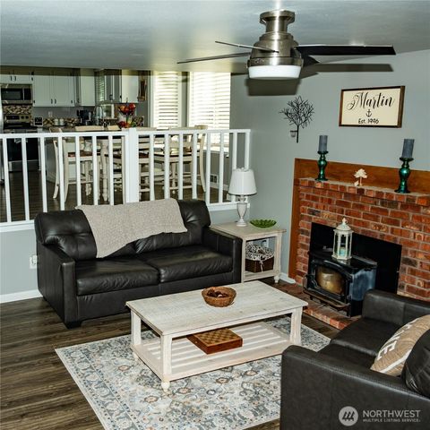 1440 NW Outrigger Loop, Oak Harbor, WA 98277