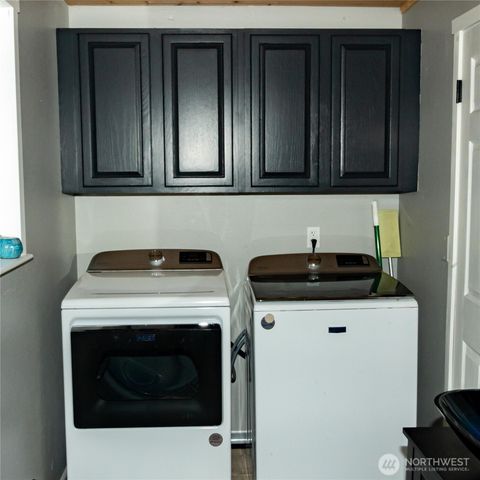 1440 NW Outrigger Loop, Oak Harbor, WA 98277