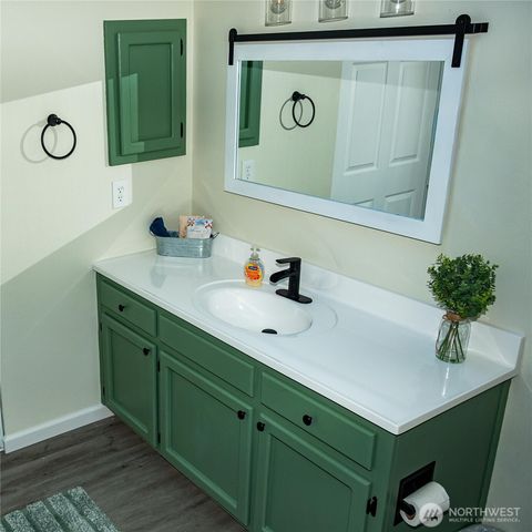 1440 NW Outrigger Loop, Oak Harbor, WA 98277