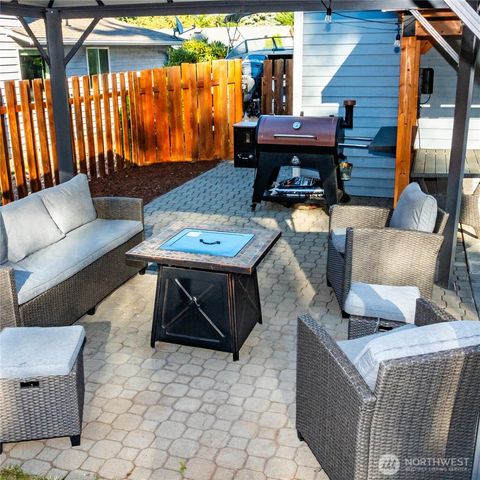 1440 NW Outrigger Loop, Oak Harbor, WA 98277