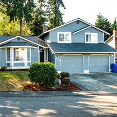 1440 NW Outrigger Loop, Oak Harbor, WA 98277