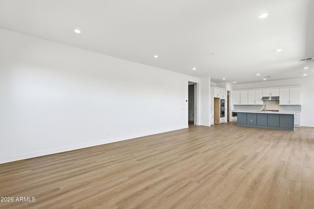 Image 101 of property listing at 17767 W WHITEFISH Drive, Surprise, AZ 85388