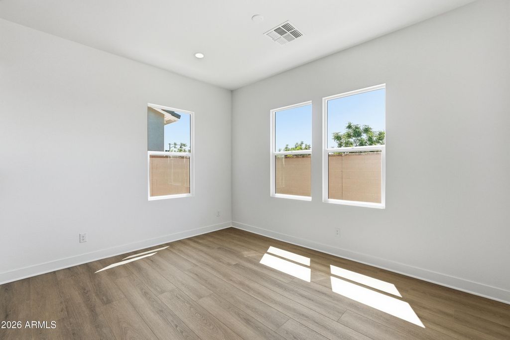 Image 111 of property listing at 17767 W WHITEFISH Drive, Surprise, AZ 85388