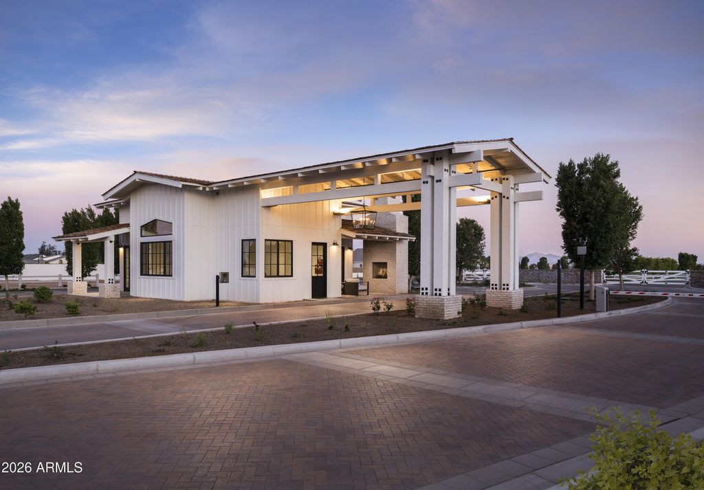 Image 47 of property listing at 17767 W WHITEFISH Drive, Surprise, AZ 85388
