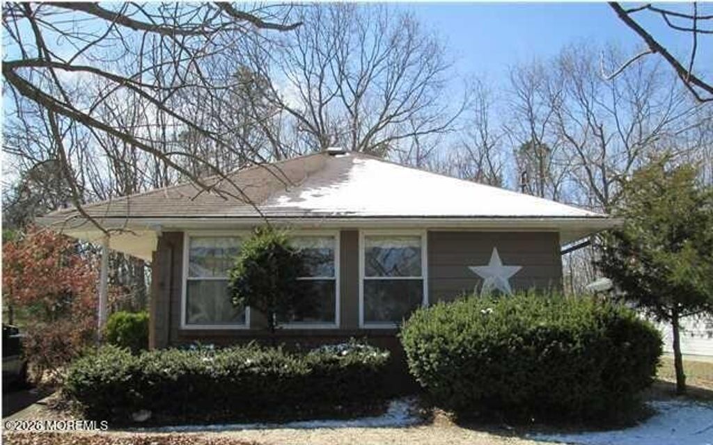 7 Mount Matterhorn Lane, Toms River, NJ 08753