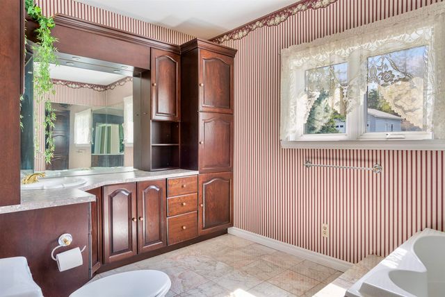 128 Fuller Drive, Canaan, VT 05903