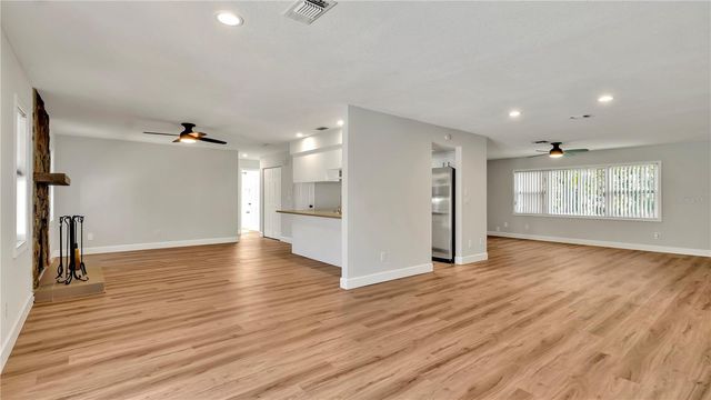 7801 17TH WAY N, St Petersburg, FL 33702