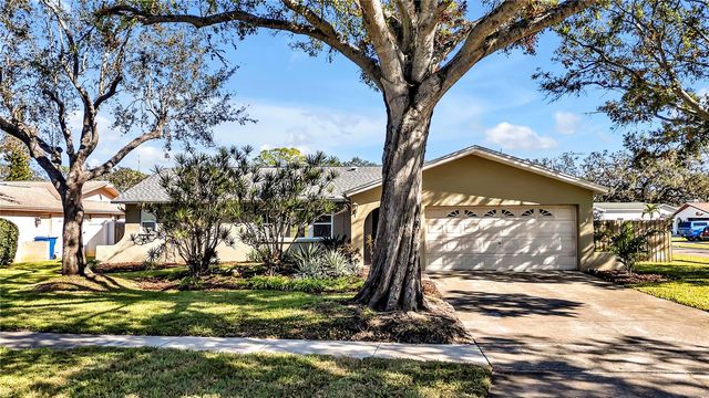 7801 17TH WAY N, St Petersburg, FL 33702