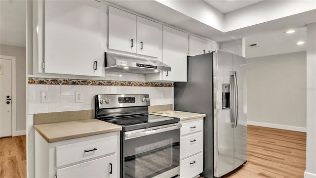 7801 17TH WAY N, St Petersburg, FL 33702