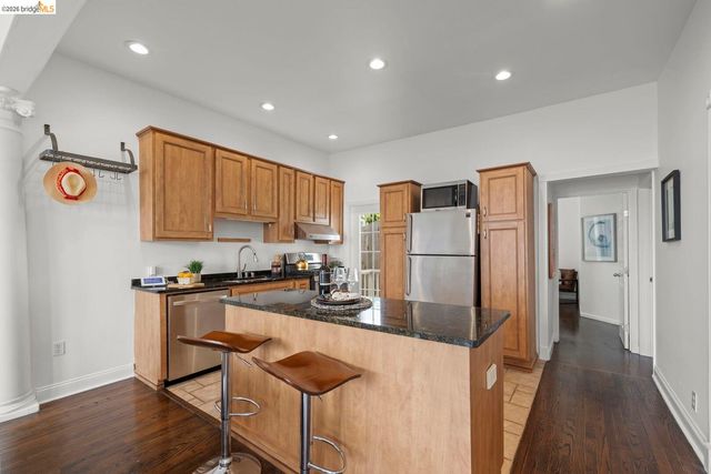 1082 Church ST, San Francisco, CA 94114